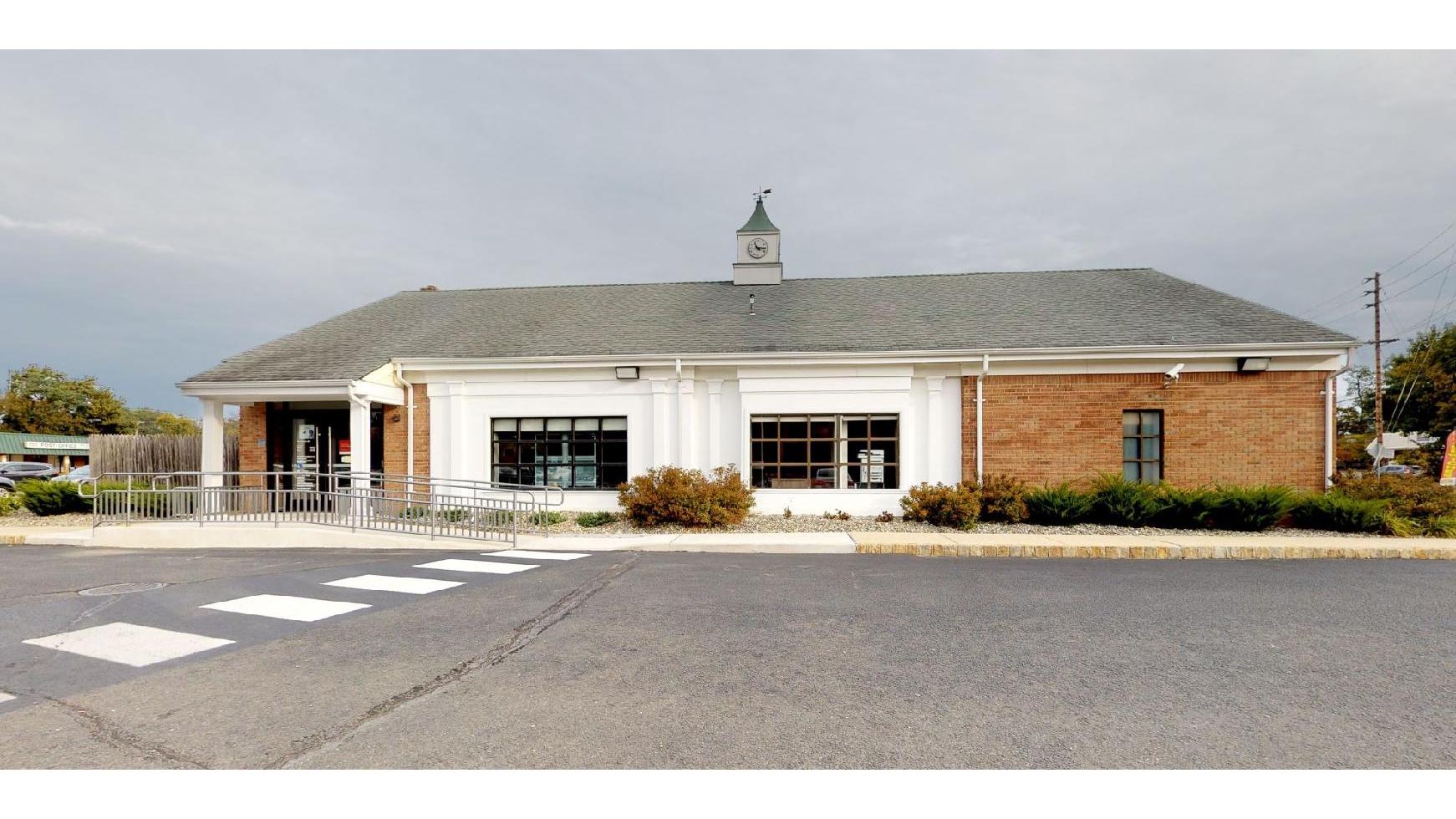 Bank of America (with Drive-thru ATM) 01