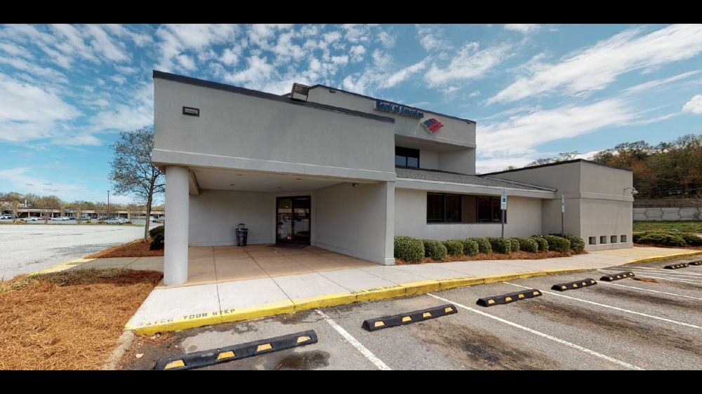 Bank of America (with Drive-thru services) 01