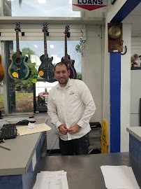 Pawn Max 03