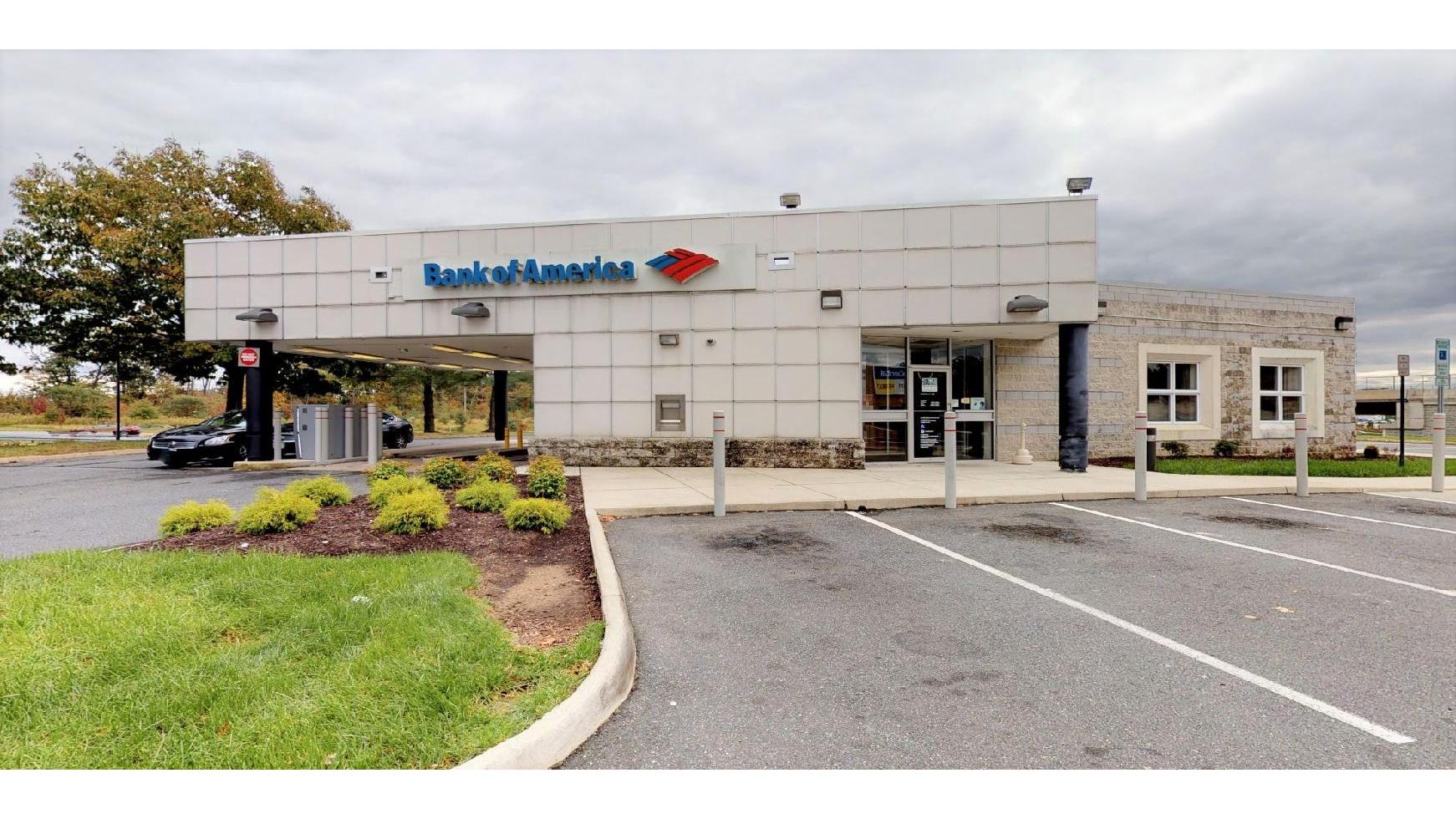 Bank of America (with Drive-thru ATM) 01