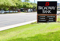 Broadway Bank - Alamo Heights Financial Center 03