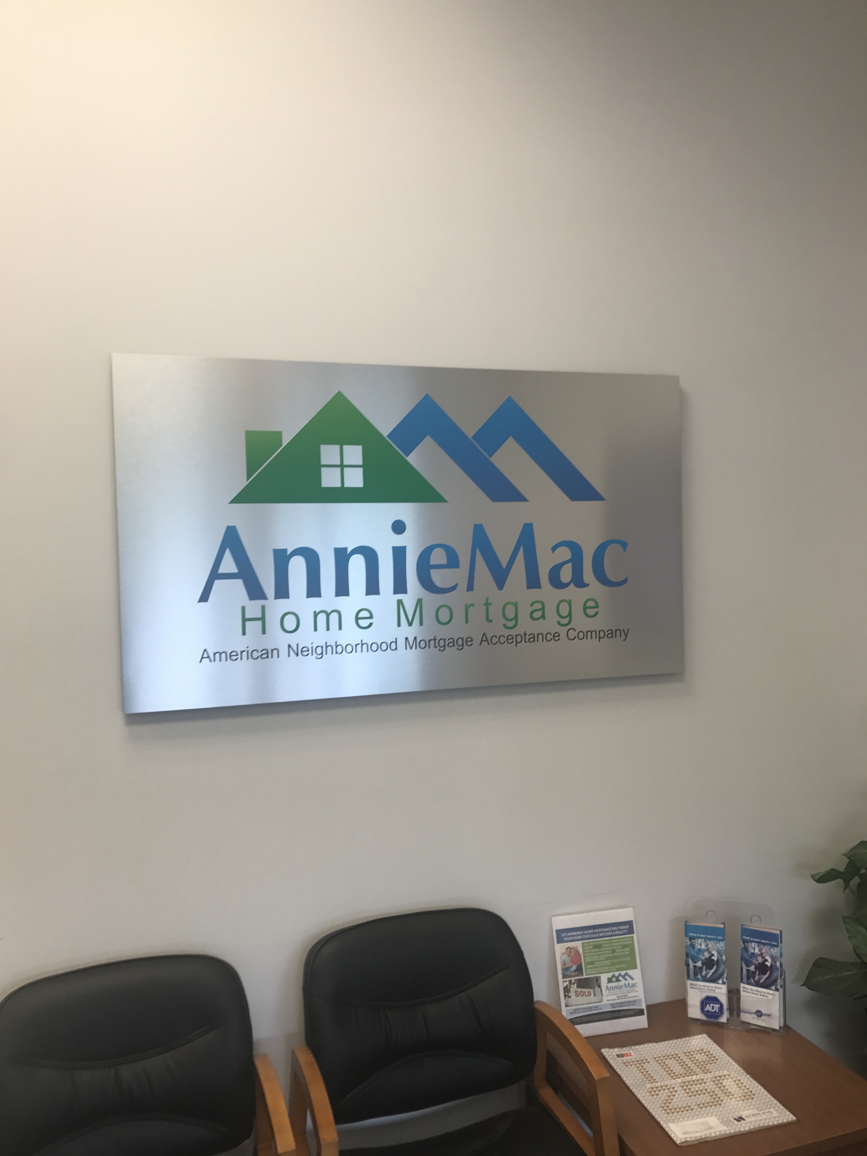 Steve Vetter Annie Mac 01