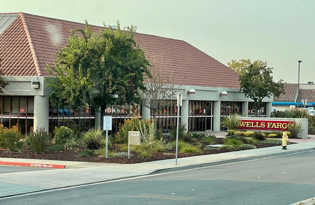 Wells Fargo Bank 01