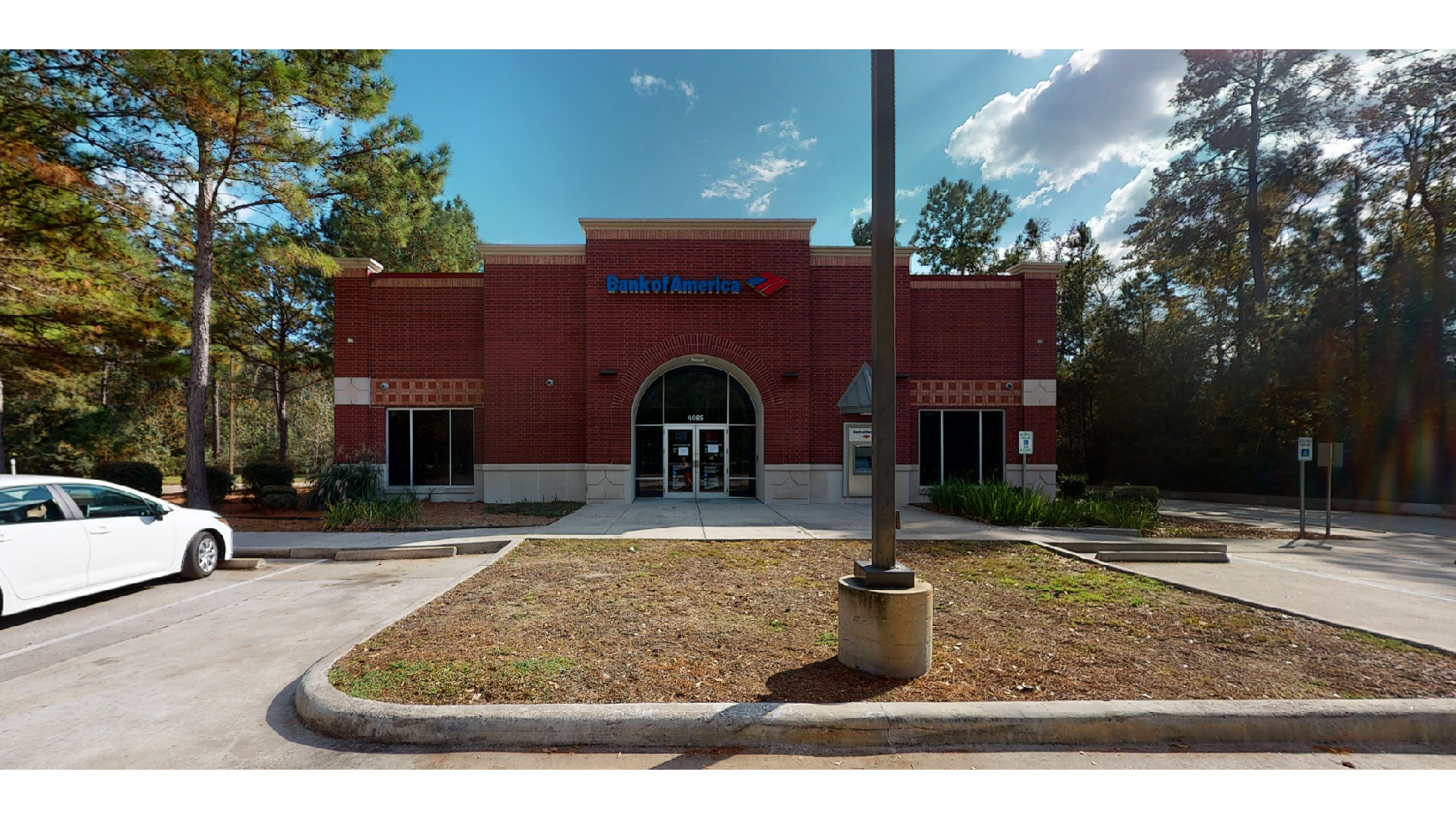 Bank of America (with Drive-thru ATM) 01