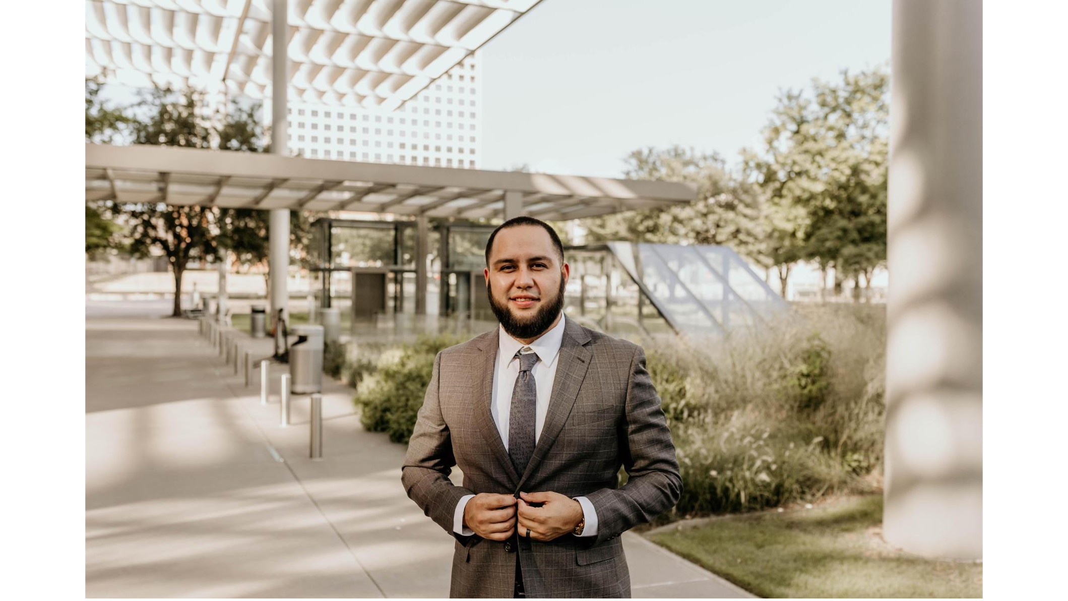 Fernando Rios - CMG Financial Mortgage Loan Officer NMLS# 2092831 01