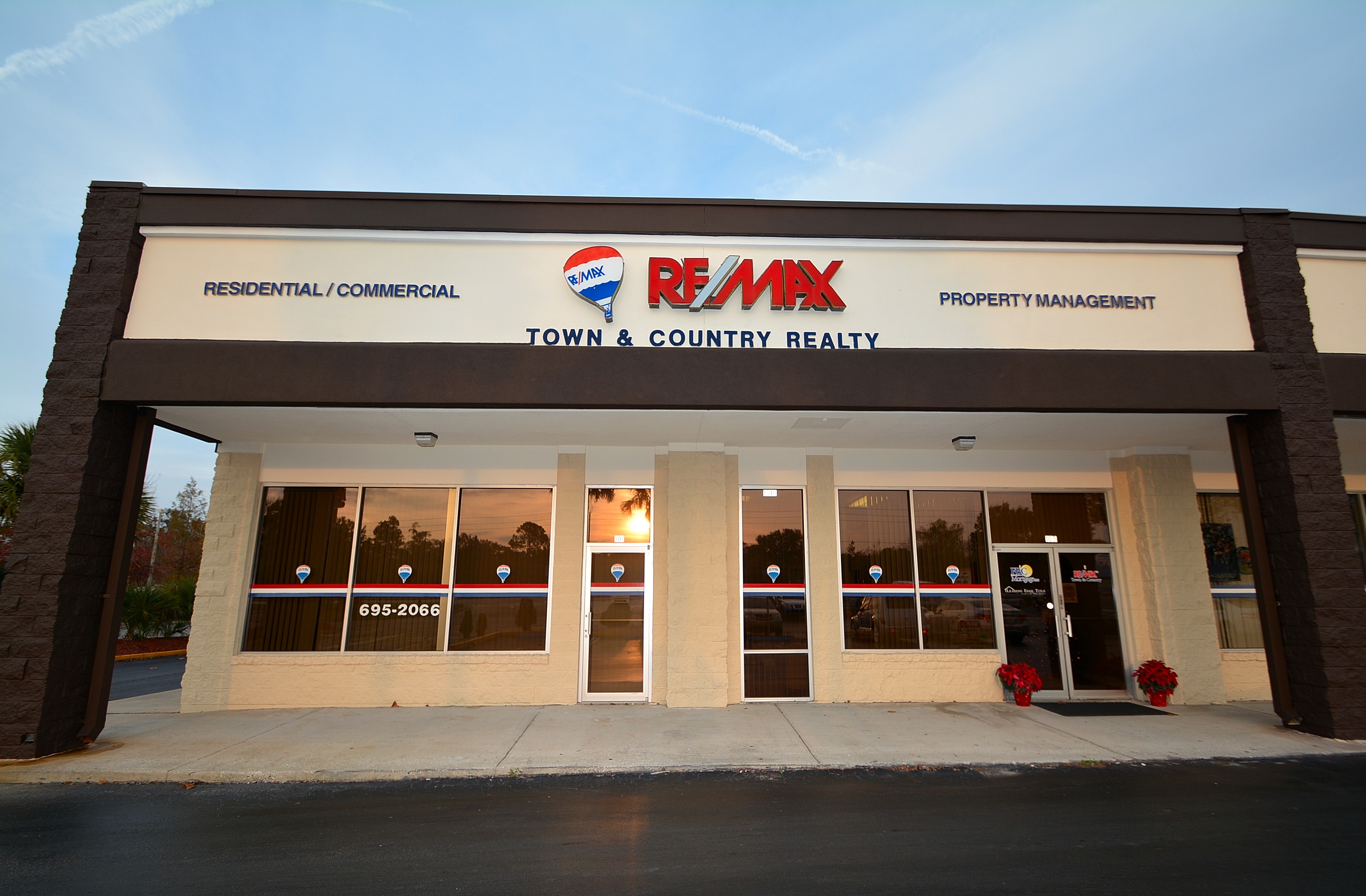 Re/Max Town & Country Realty, Property Management Division 01