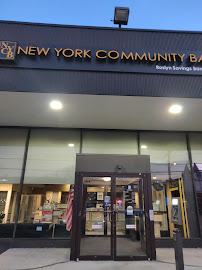 Roslyn Savings Bank, a division of New York Community Bank 04