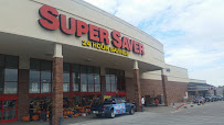 Super Saver, 27th & Pine Lake 01