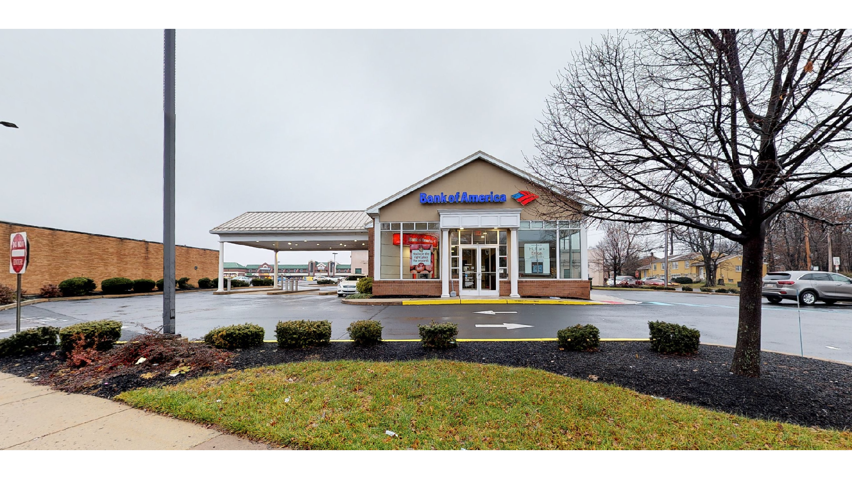 Bank of America (with Drive-thru ATM) 01
