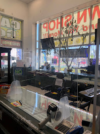 Roberto's Jewelry and Pawn 02