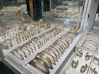 Roberto's Jewelry and Pawn 03