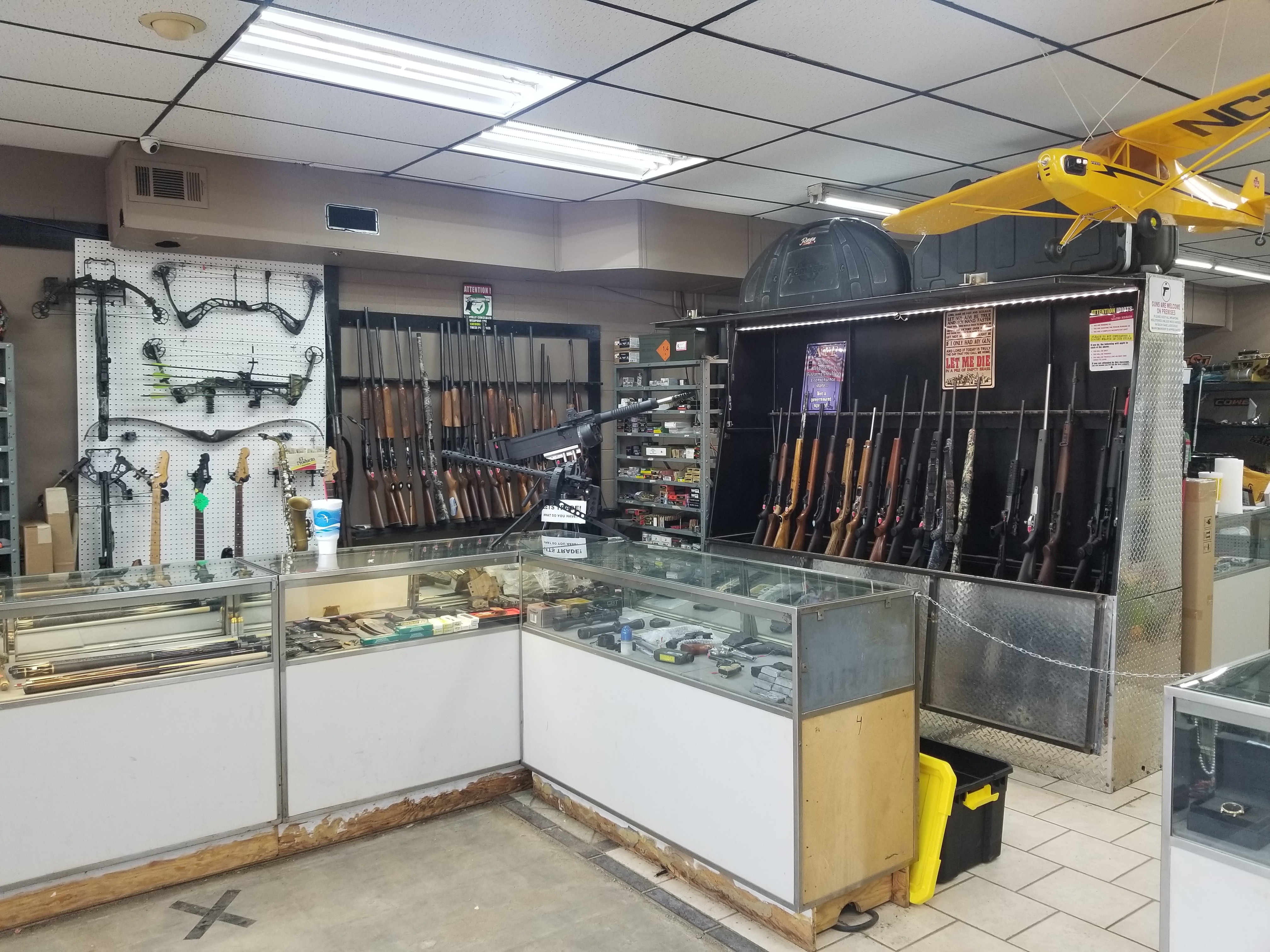 Cowboy Guns & Gold 01