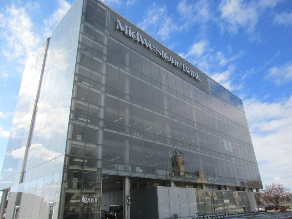 MidWestOne Bank 01
