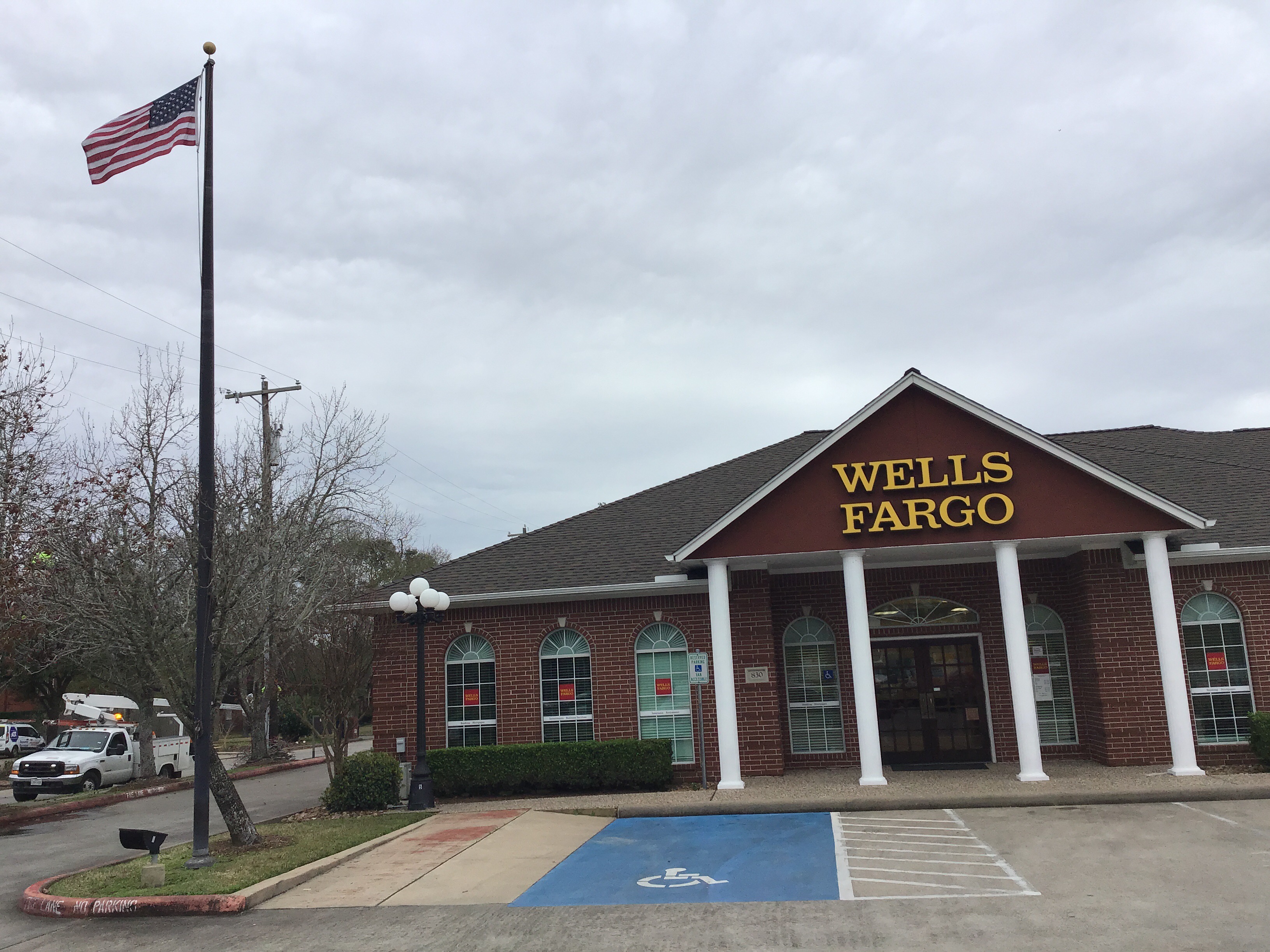Wells Fargo Bank 01