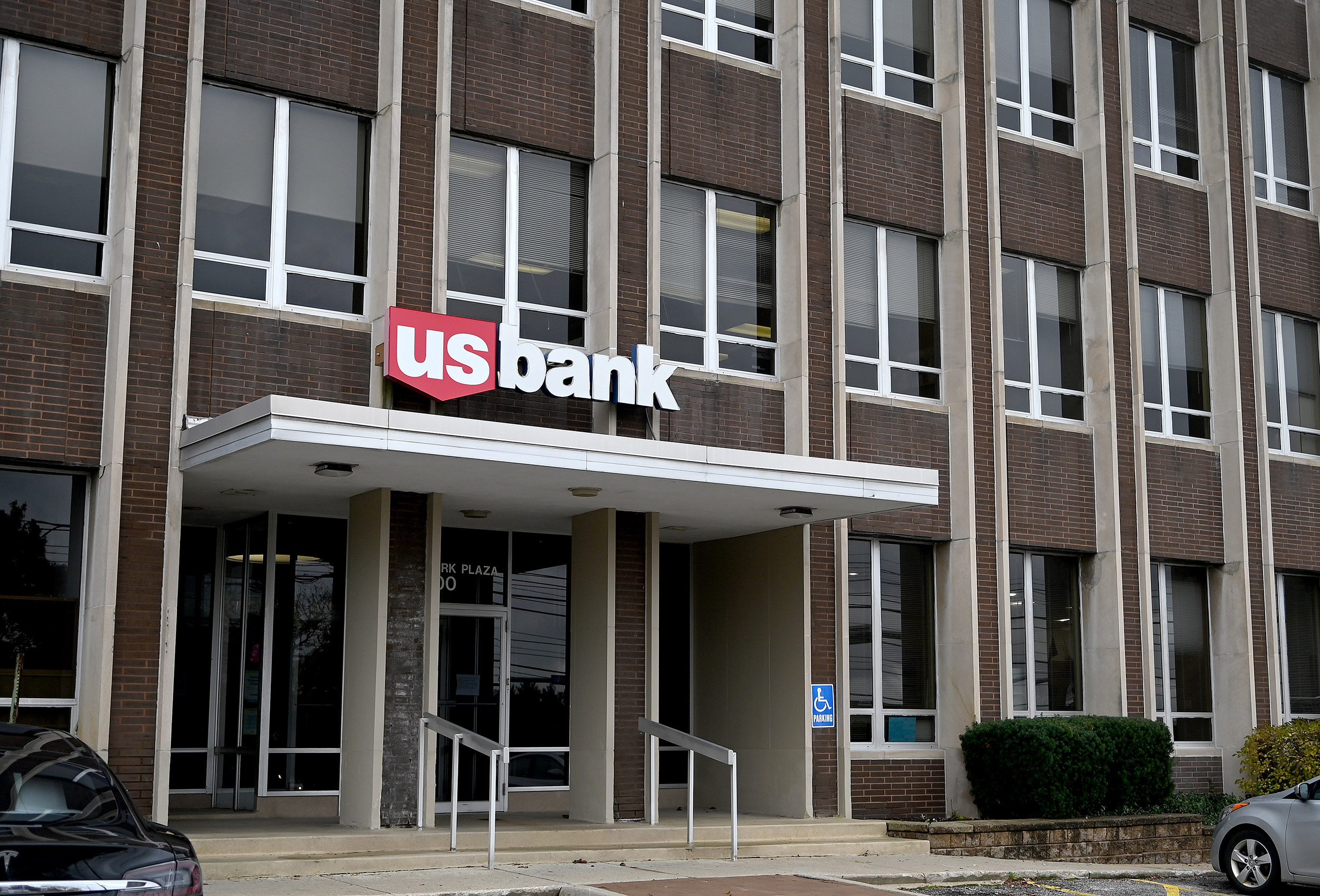 U.S. Bank Branch 01