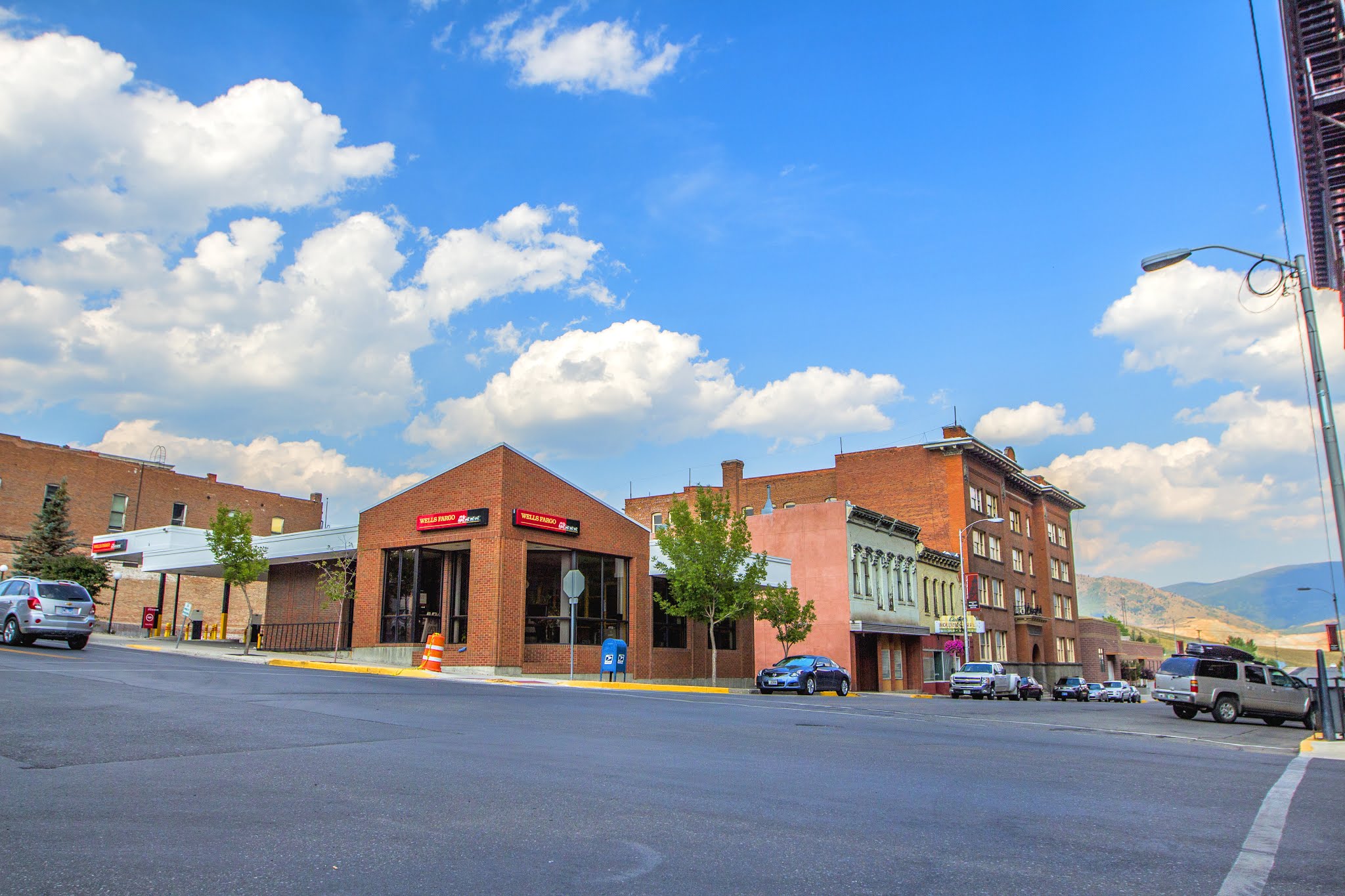 Wells Fargo Drive-Up Bank 01