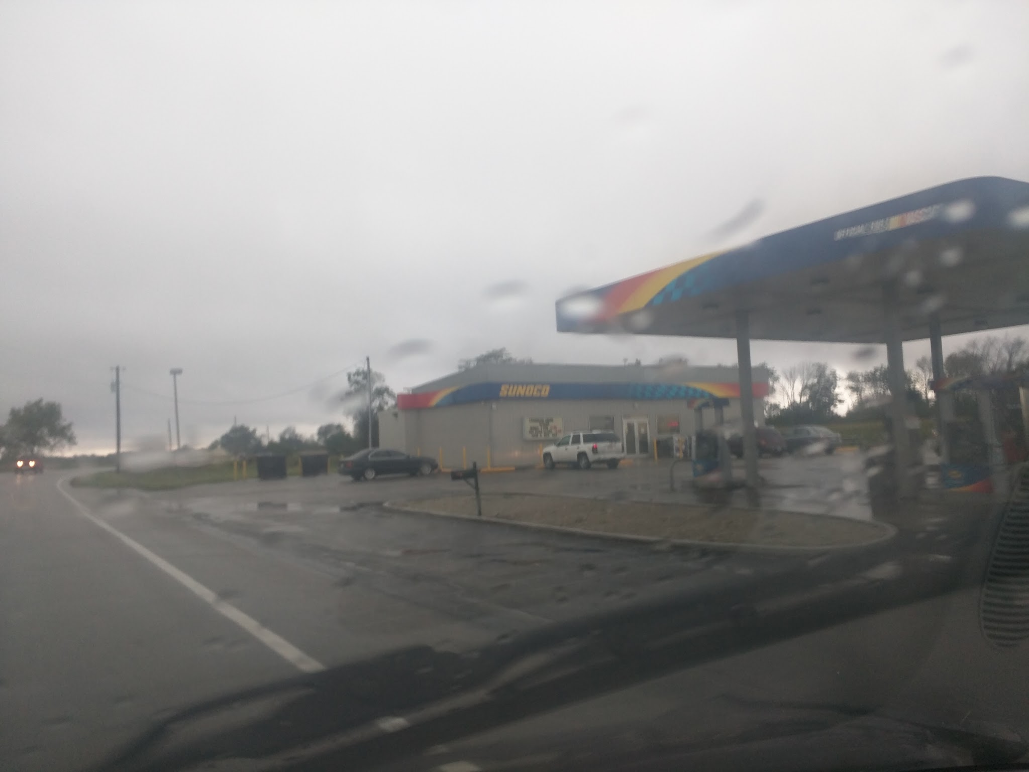 Midway Mini Mart 01