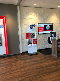 Bank of America (with Drive-thru ATM) 04