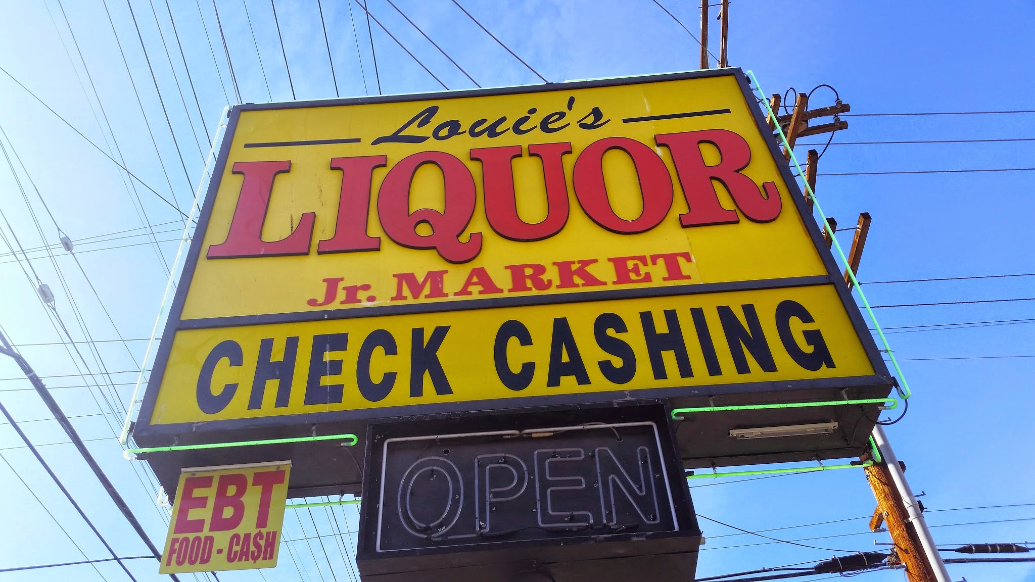Louies Liquor & Check Cashing 01
