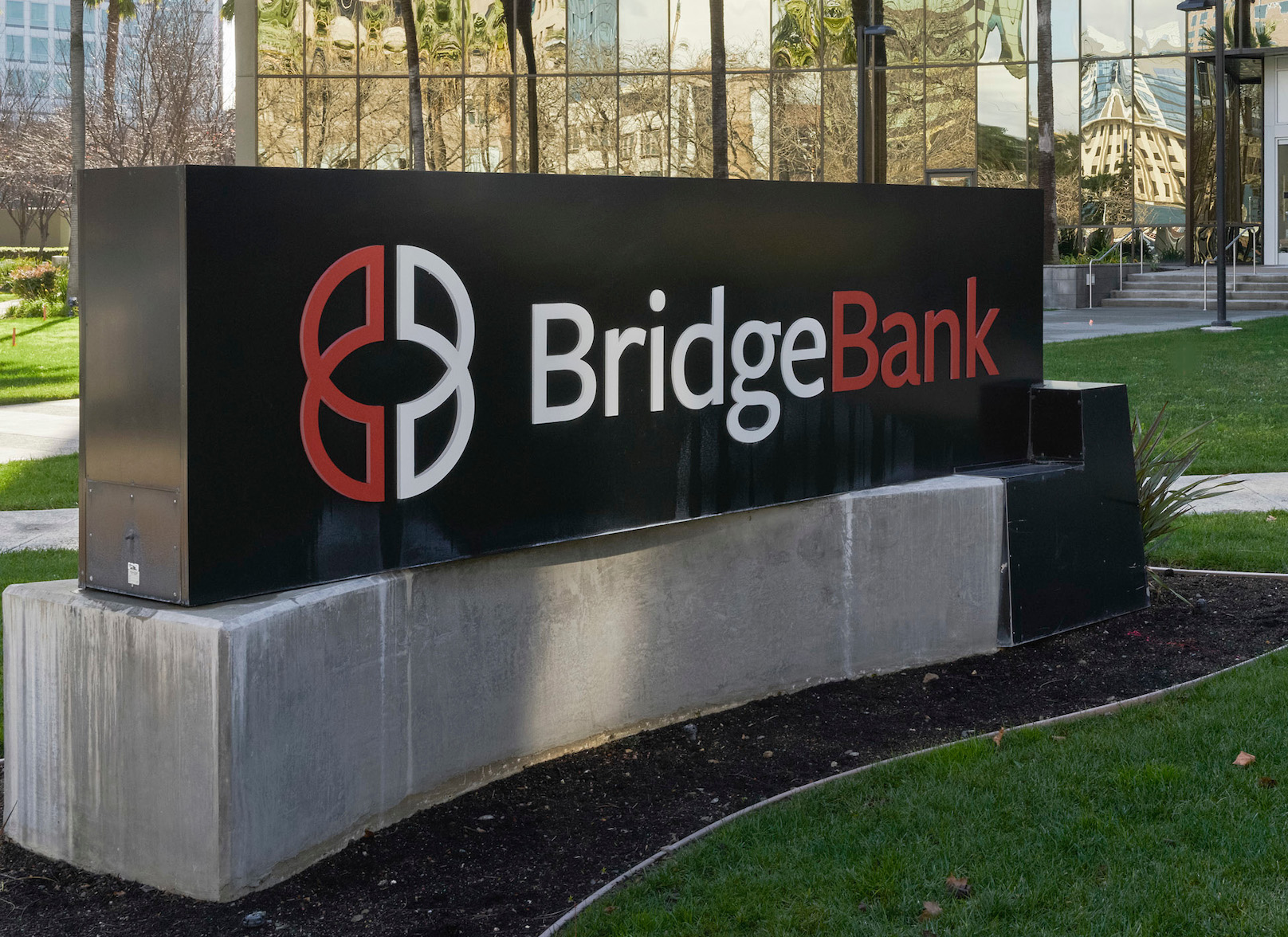 Bridge Bank Loan Production Office 01