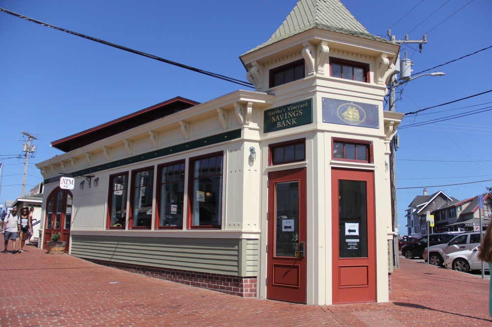 Martha's Vineyard Bank 01