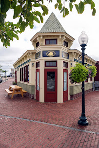Martha's Vineyard Bank 02