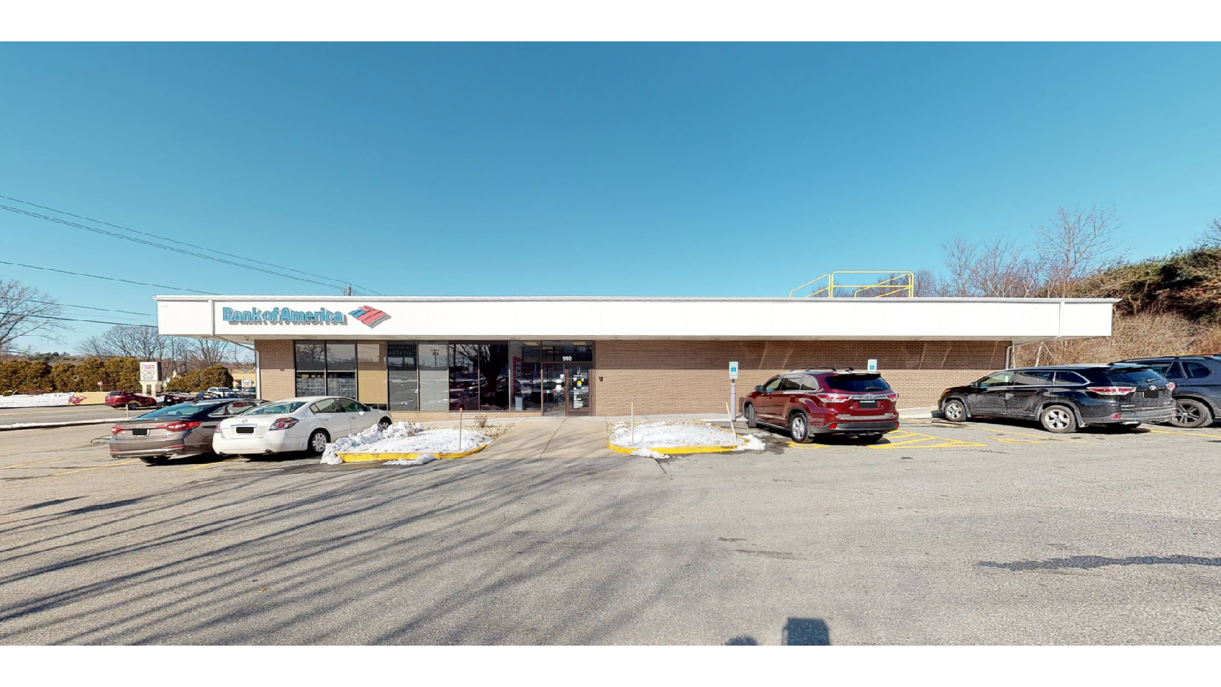 Bank of America (with Drive-thru ATM) 01