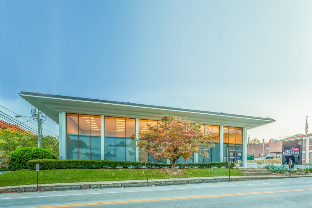 First Freedom Bank 01