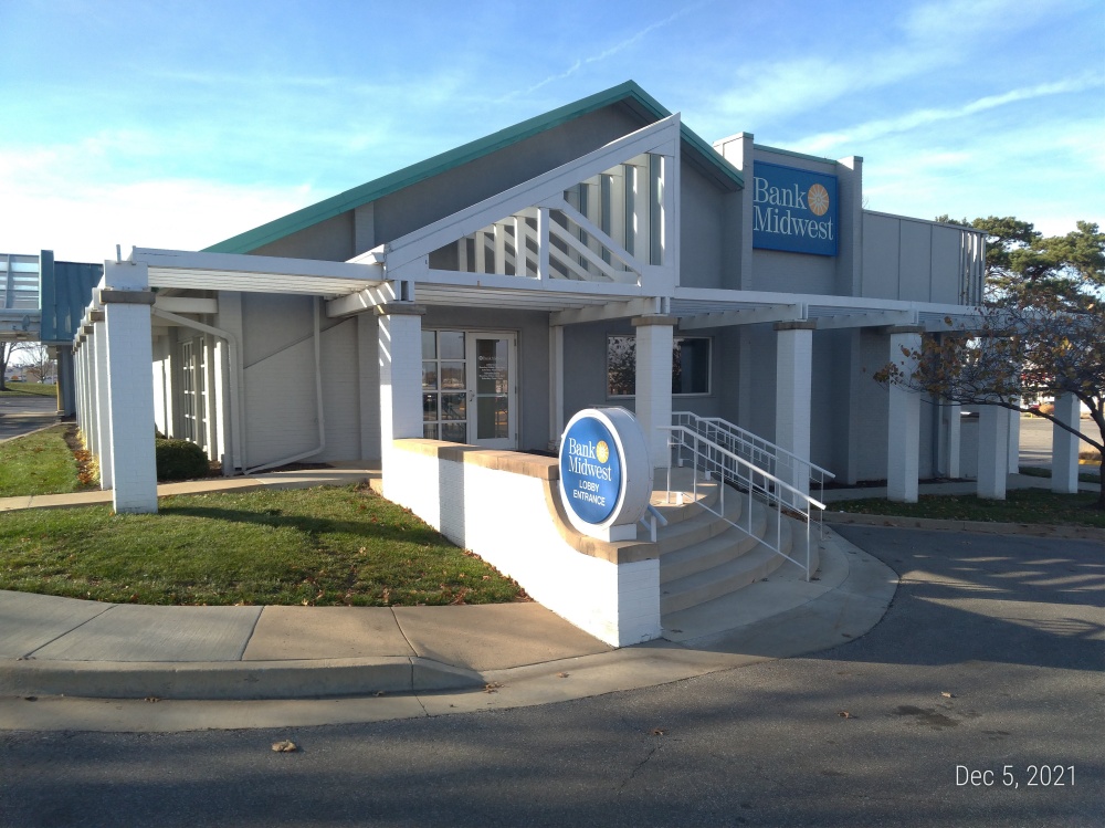 Hillcrest Bank 01
