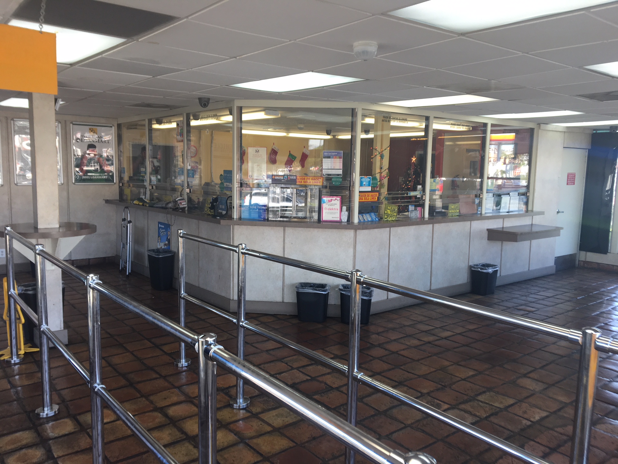 CCS Title Loan Services – LoanMart Huntington Park 01
