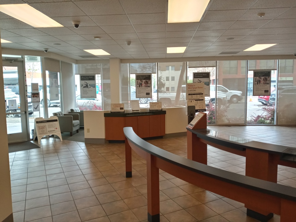 Provident Credit Union (Palo Alto Community Branch) 01