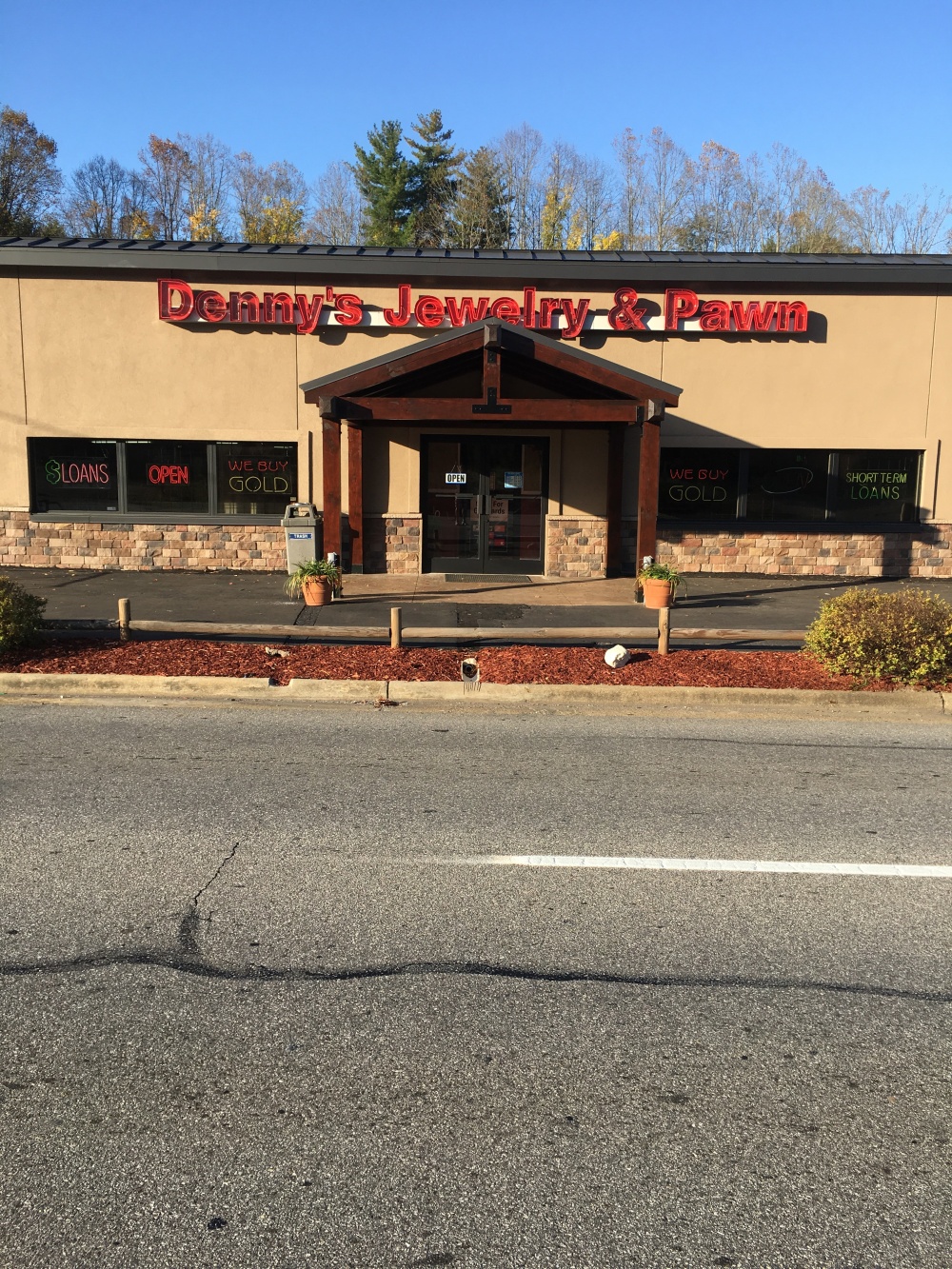 Denny's Jewelry And Pawn 01