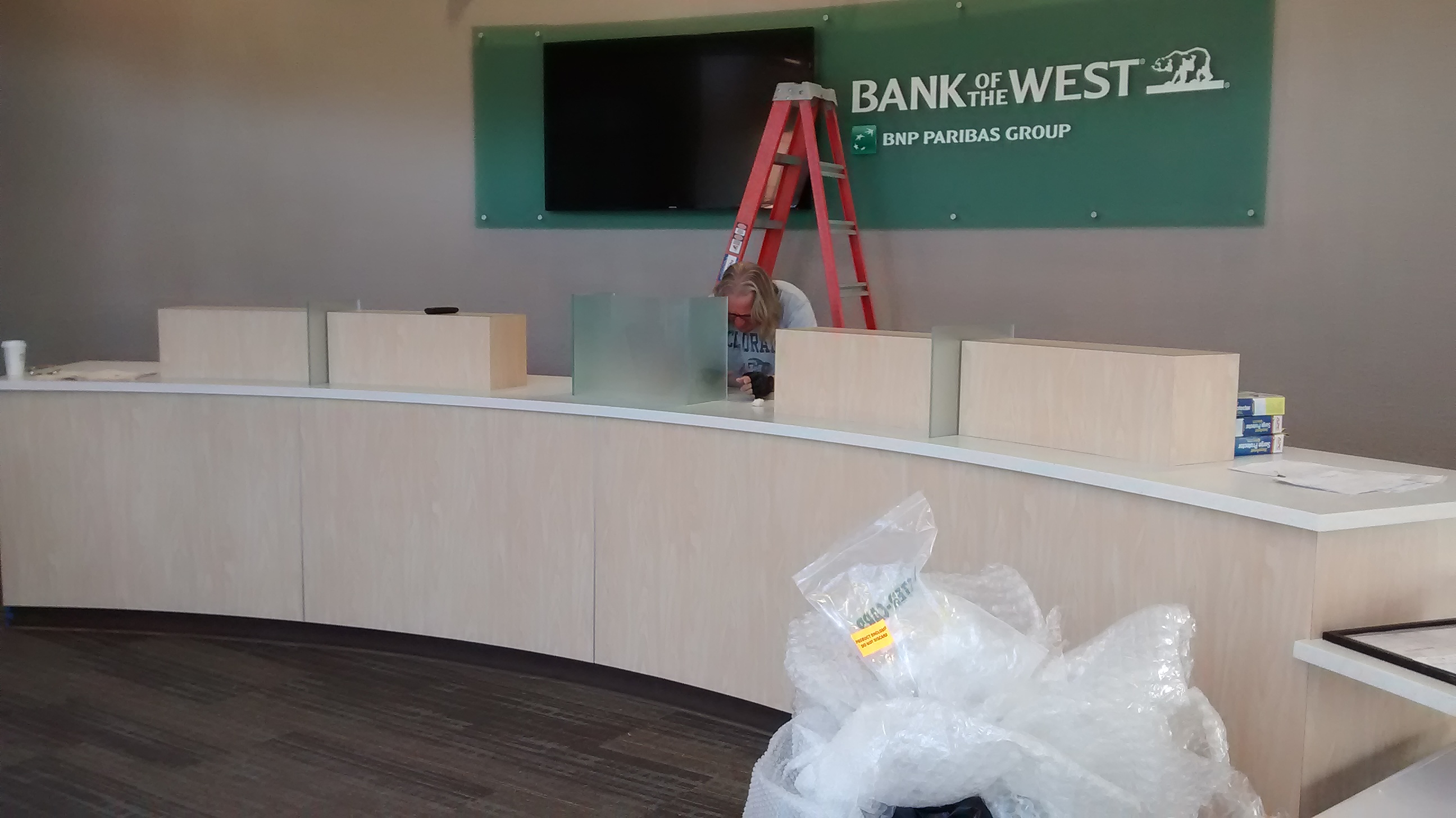 Bank of the West 01