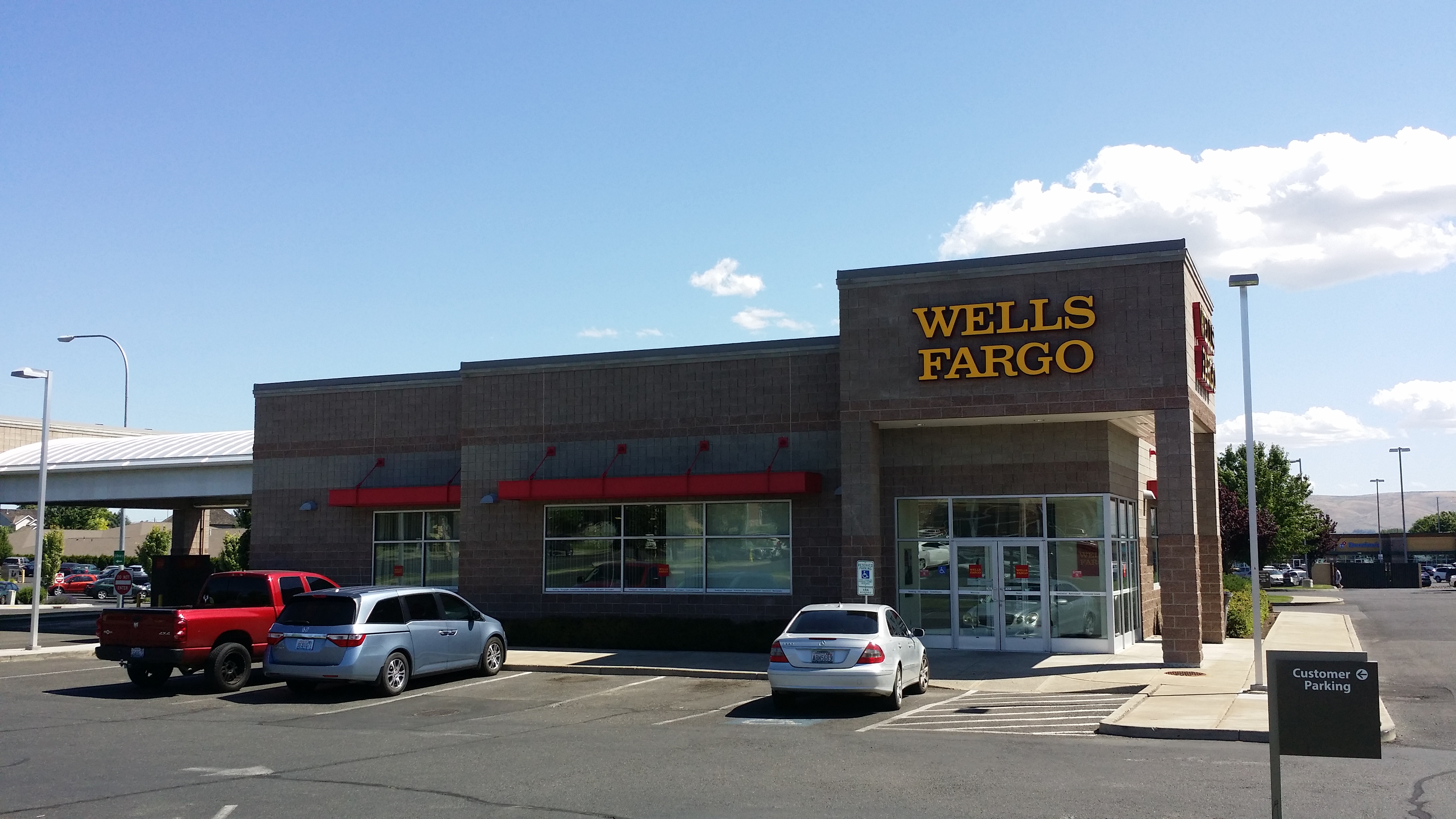 Wells Fargo Bank 01