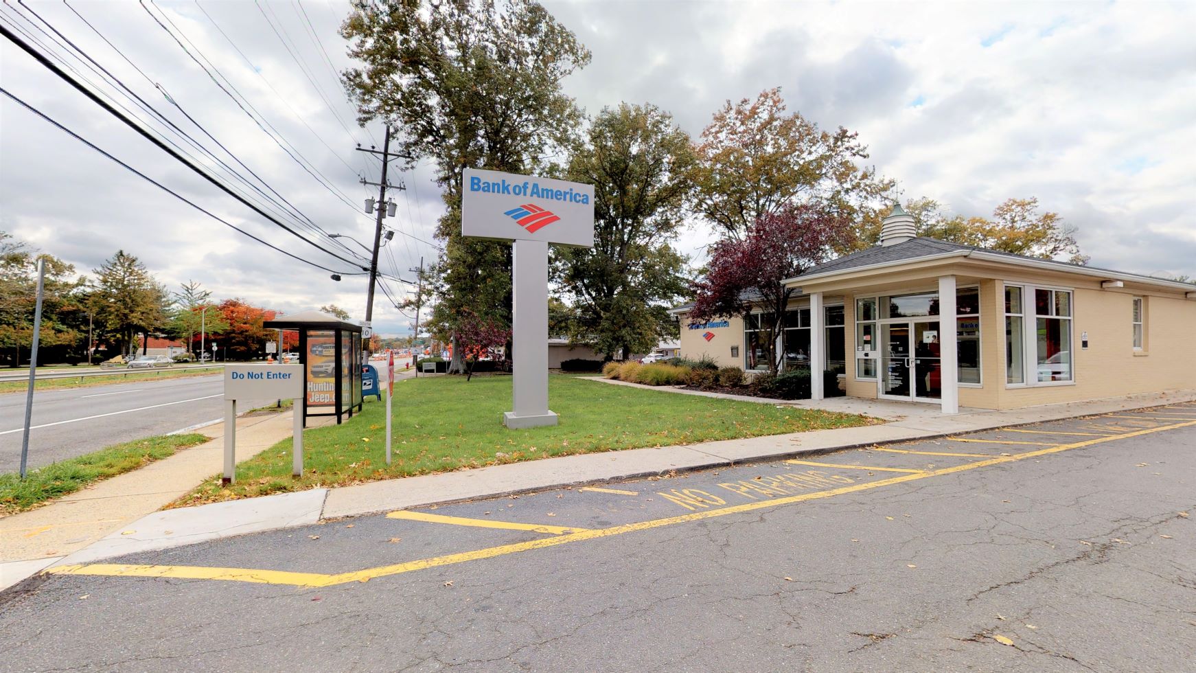 Bank of America (with Drive-thru ATM) 01