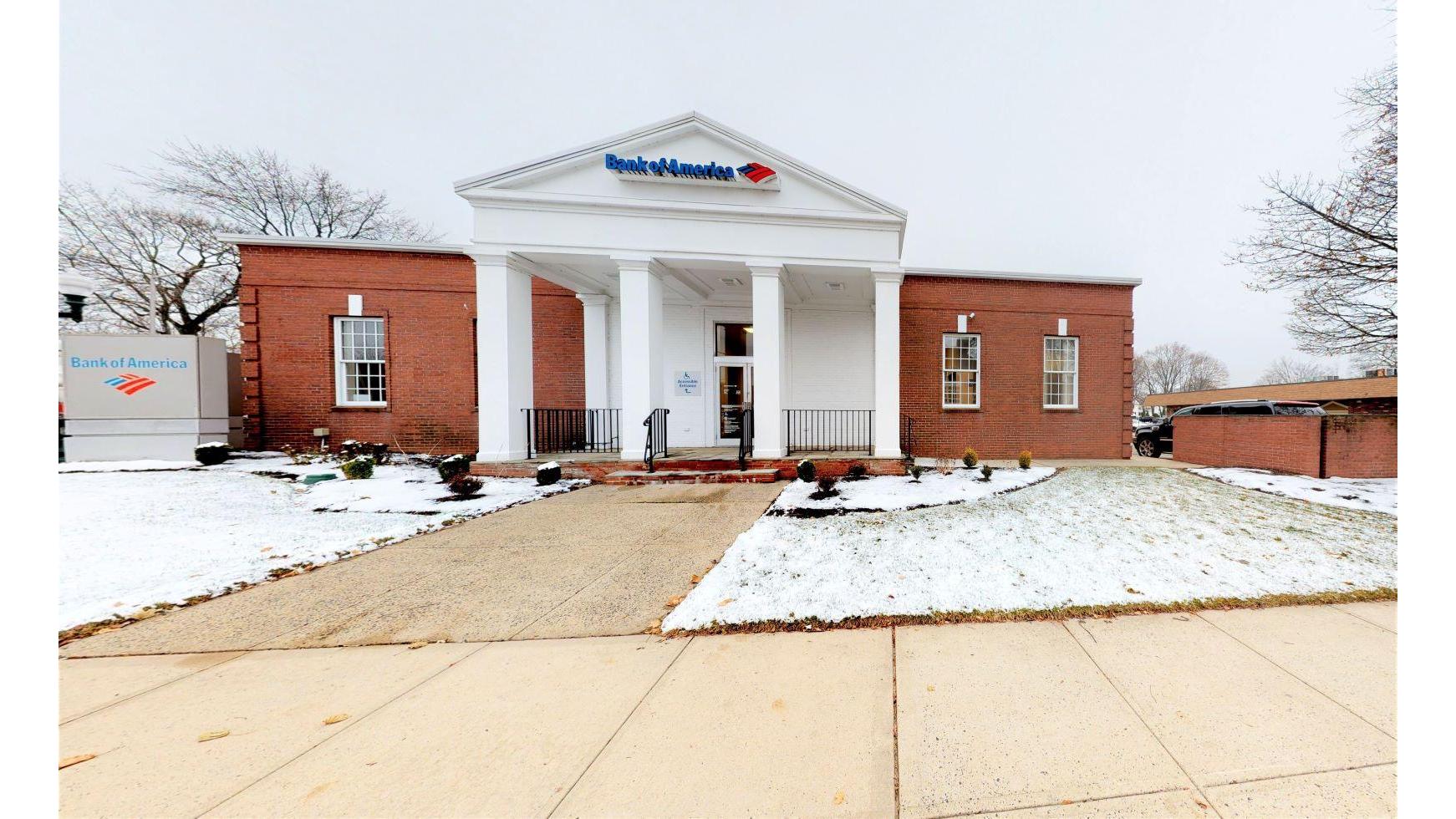 Bank of America (with Drive-thru ATM) 01