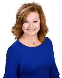 Lisa Elkins- Real Estate Broker 02