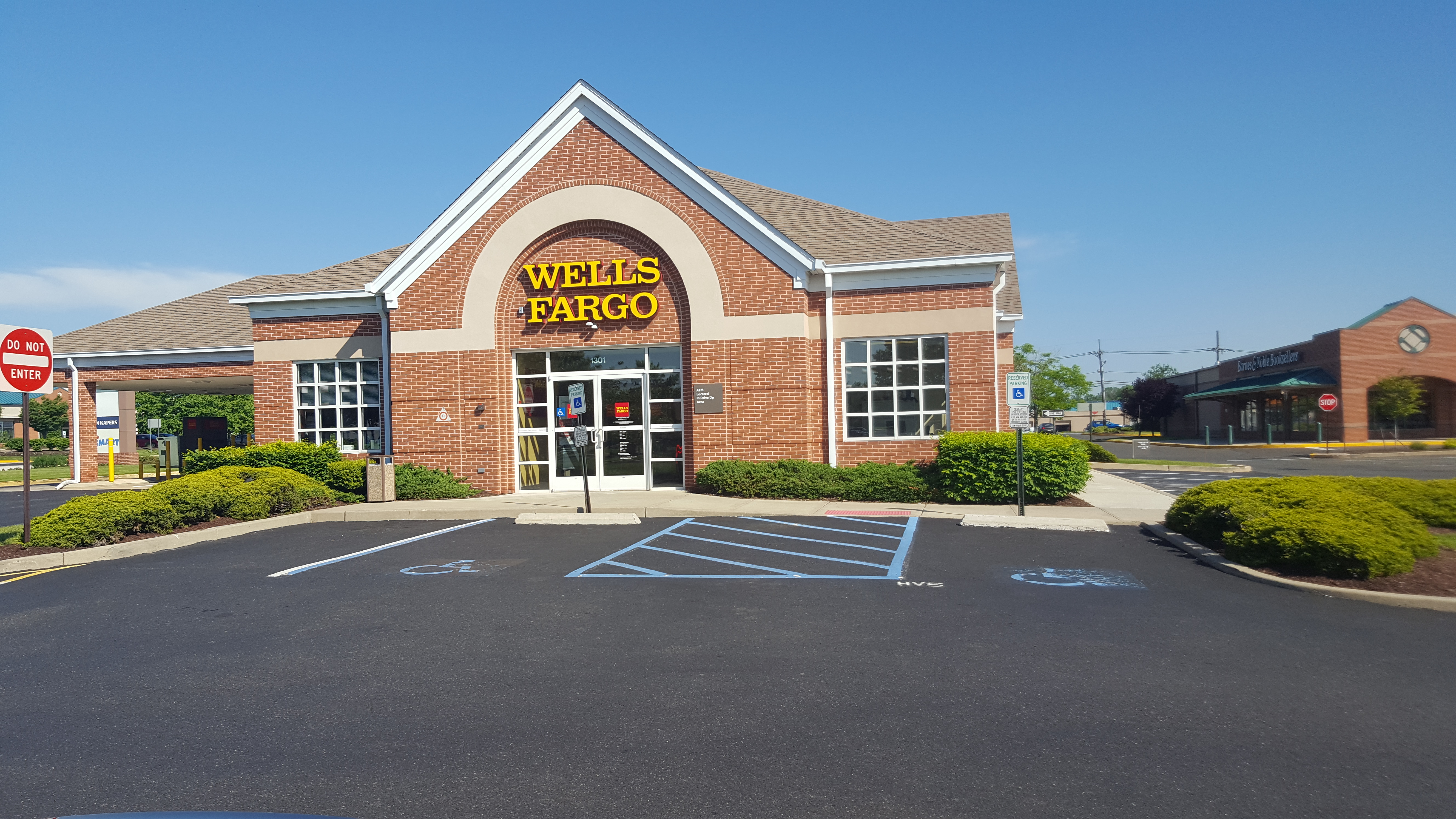 Wells Fargo Bank 01