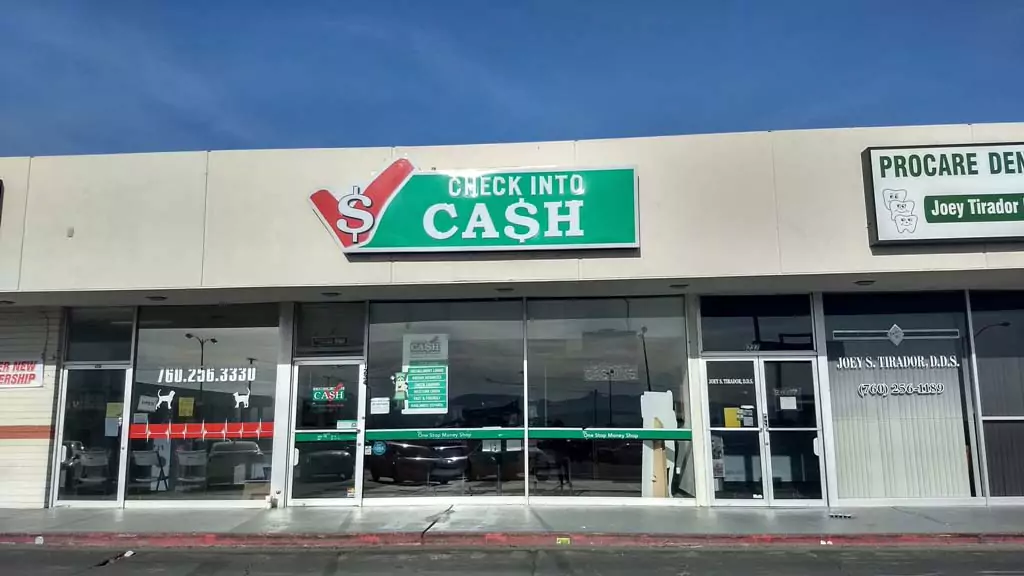 Check Into Cash 01