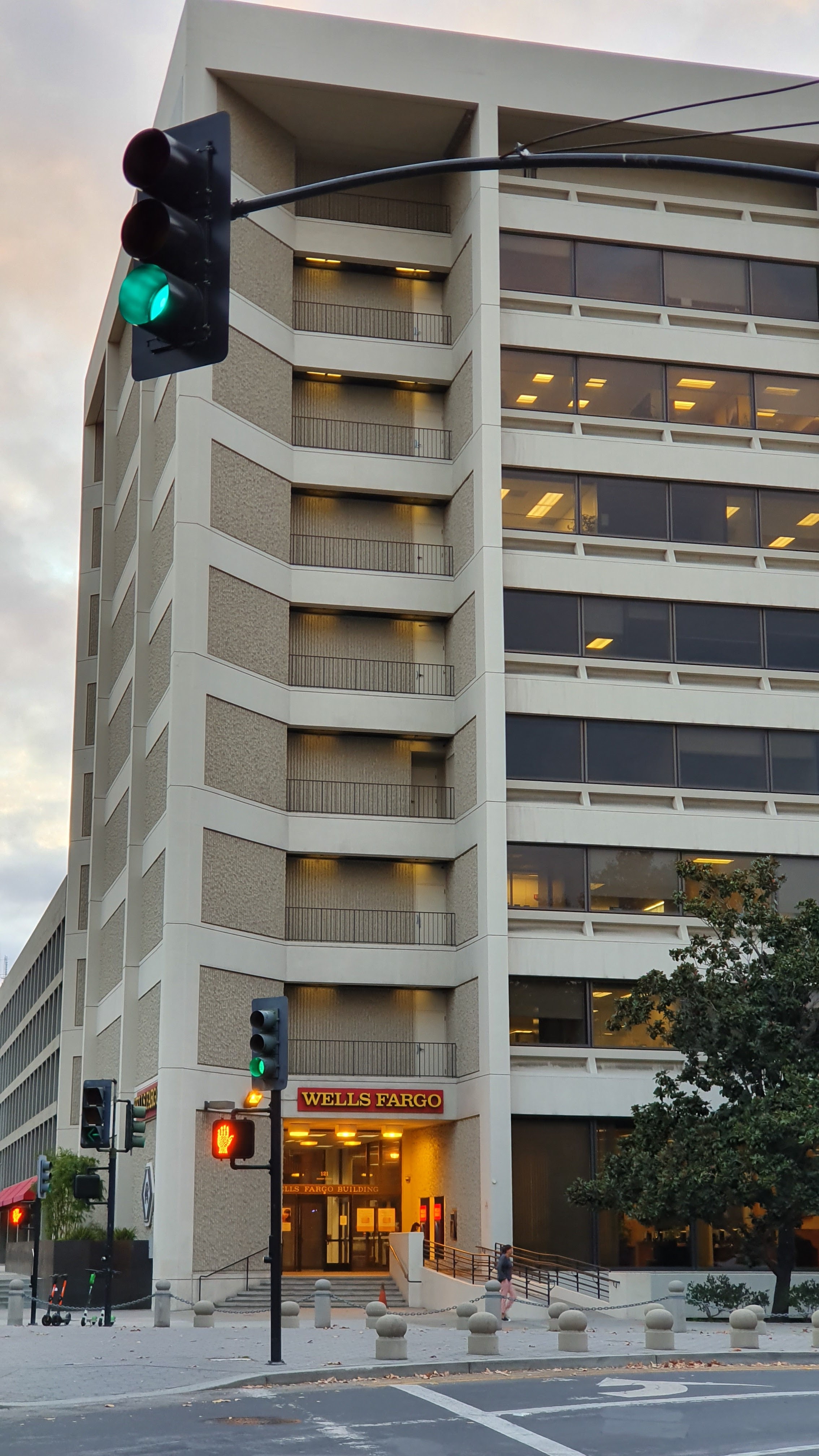 Wells Fargo Learning Center 01