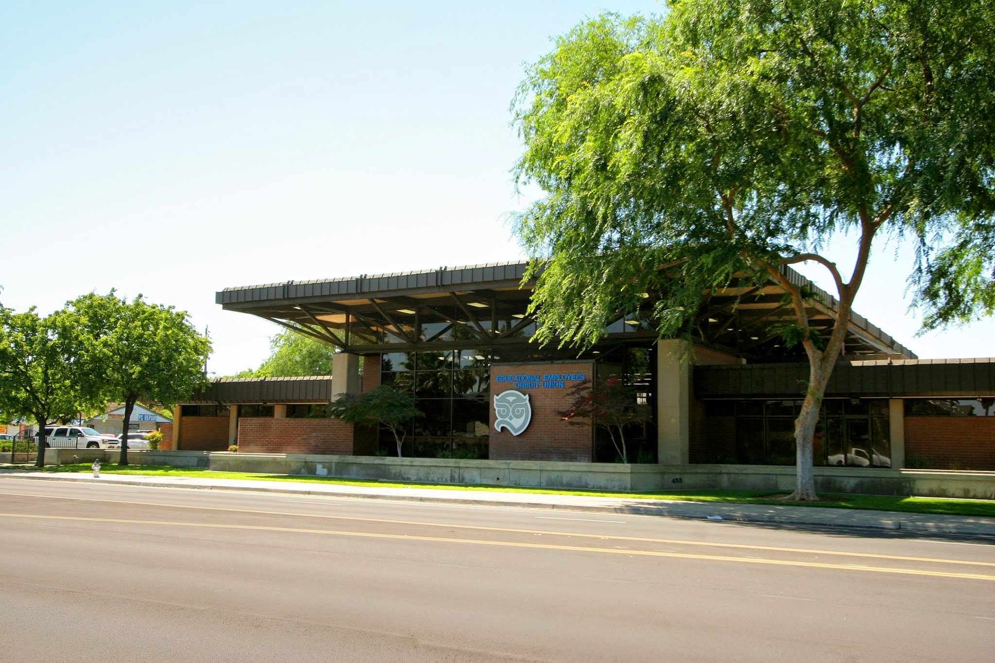 Educational Employees Credit Union - EECU - Barstow Branch 01