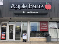 Apple Bank 02