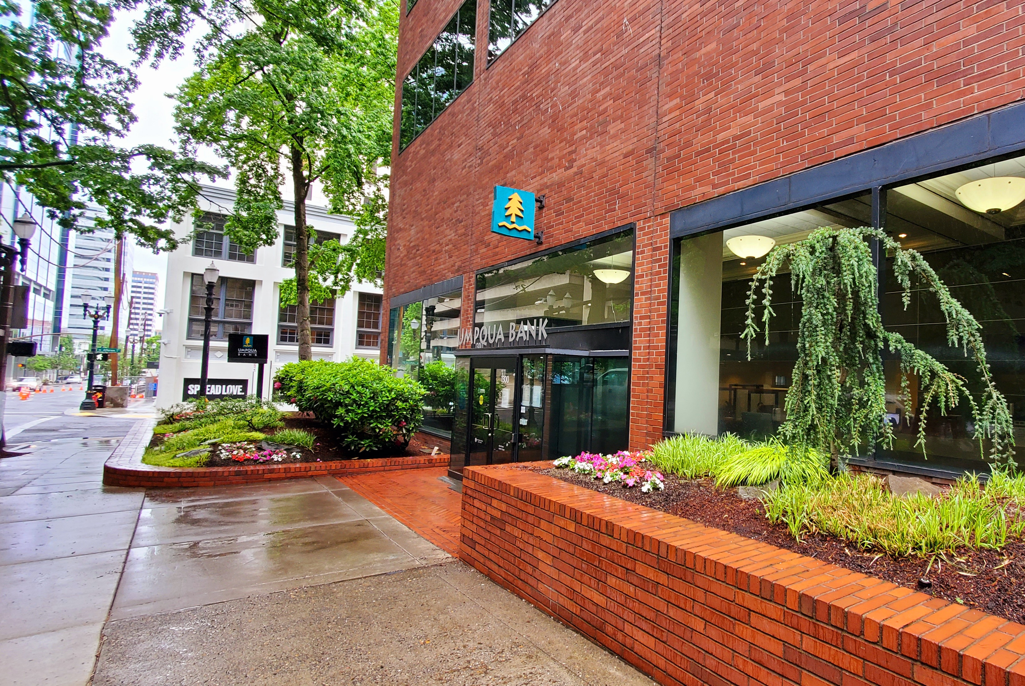 Umpqua Bank 01