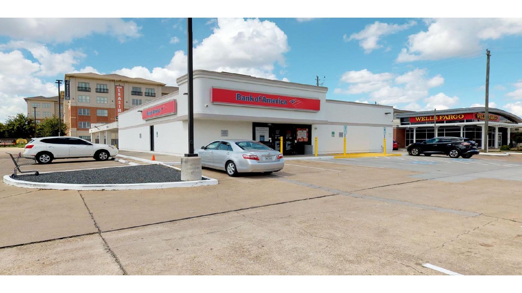 Bank of America (with Drive-thru services) 01