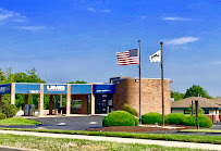 UMB Bank (with drive-thru services) 03
