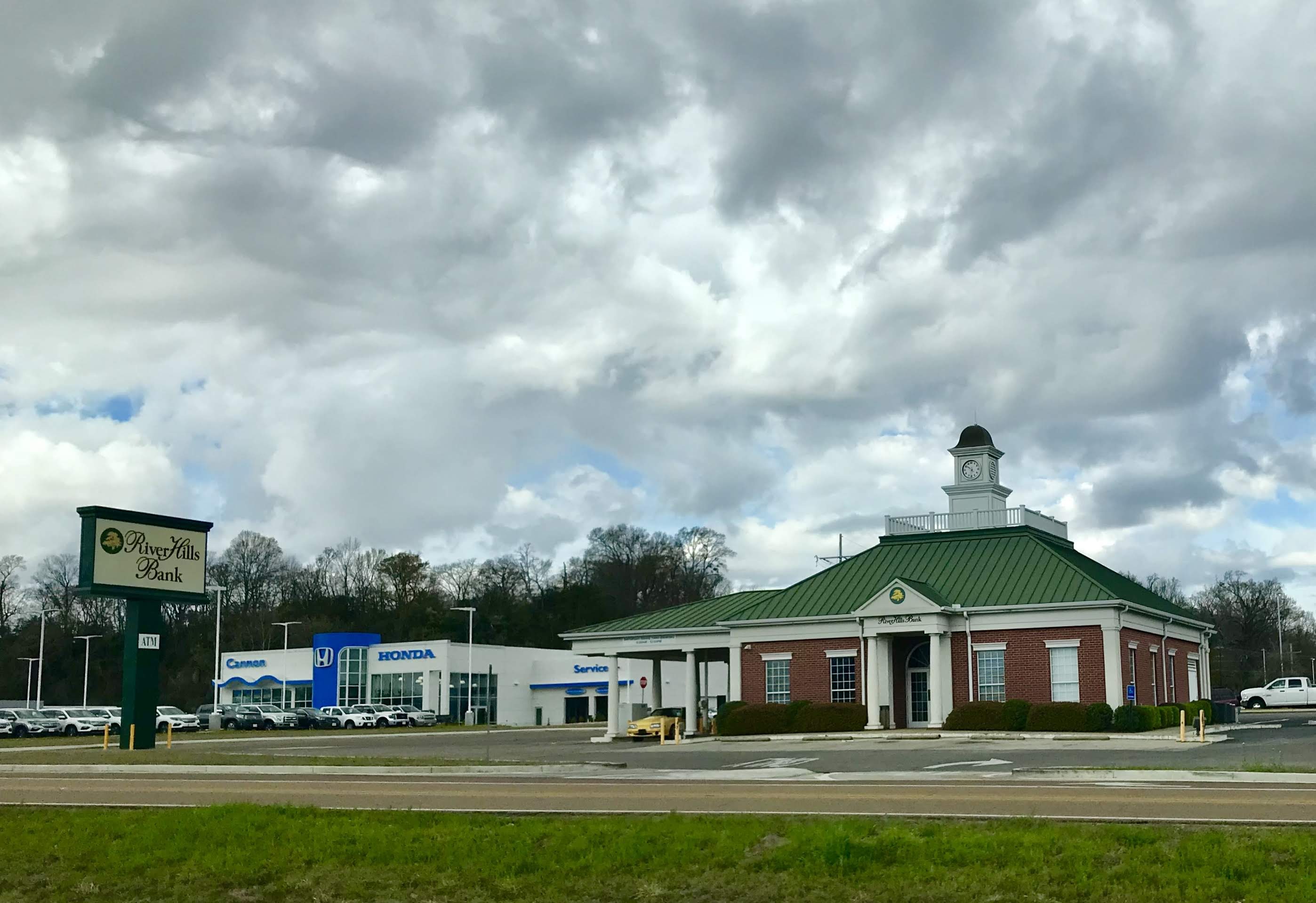 River Hills Bank Mortgage Center 01
