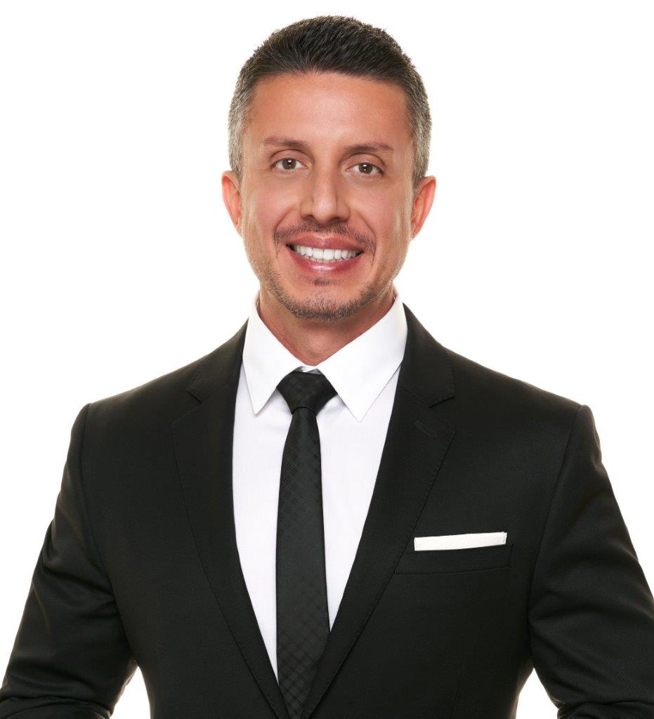 Luiggi DeAnda Loan Officer at Point Mortgage Corporation 01
