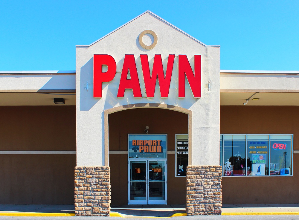 Airport Pawn 01