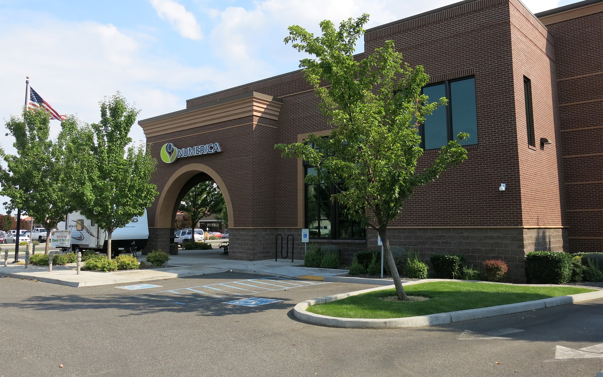 Numerica Credit Union - Kennewick Branch 01