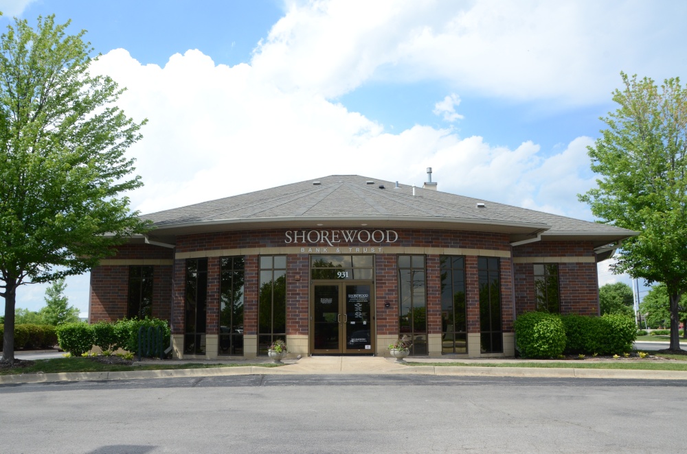 Shorewood Bank & Trust 01